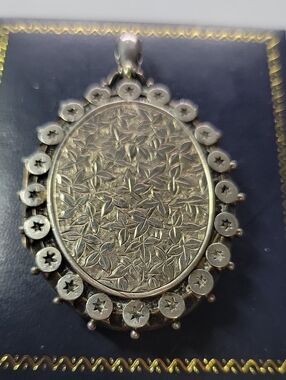 Victorian Sterling Silver Oval Floral Pendant - Silver